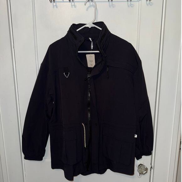 New Fabletics The Heights Cargo Jacket Black size M - Picture 3 of 10